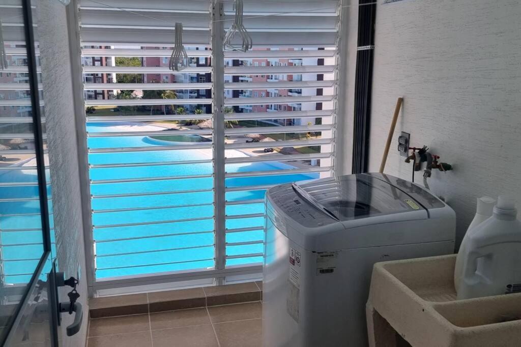 Departamento Con Laguna Artificial カンクン エクステリア 写真